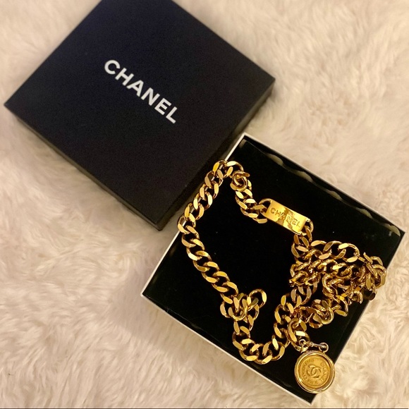 CHANEL Accessories - Chanel Vintage Medallion Chain Gold Belt Metal